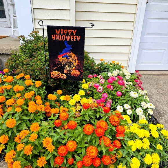 Buffalo Bills Halloween Garden Sign 12'x18' Double Sided Post Included ●NEW● - Picture 1 of 6